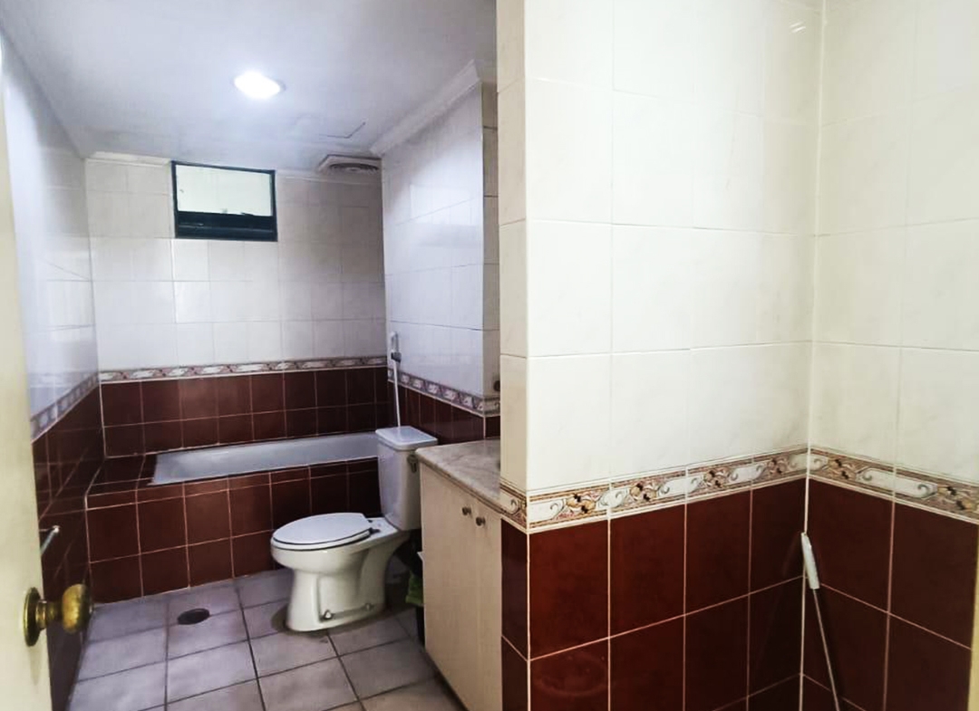 Disewa Fully Furnished 3 Bedroom, Middle Floor, Taman Anggrek Condominium
