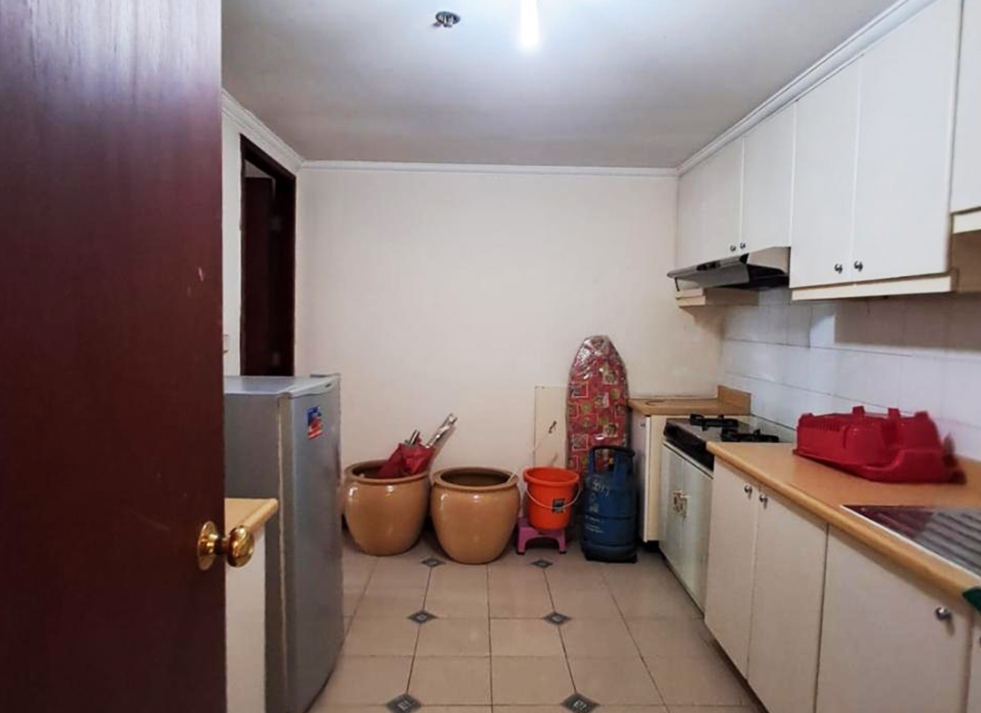 Semi Furnished, 3 Bedrooms, High Floor, Taman Anggrek Condominium