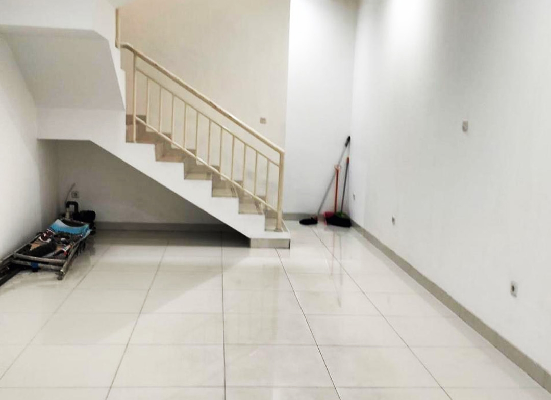 Termurah, Dijual Rukan Baru minimalis modern di Jalan Aries Utama, Jakarta Barat