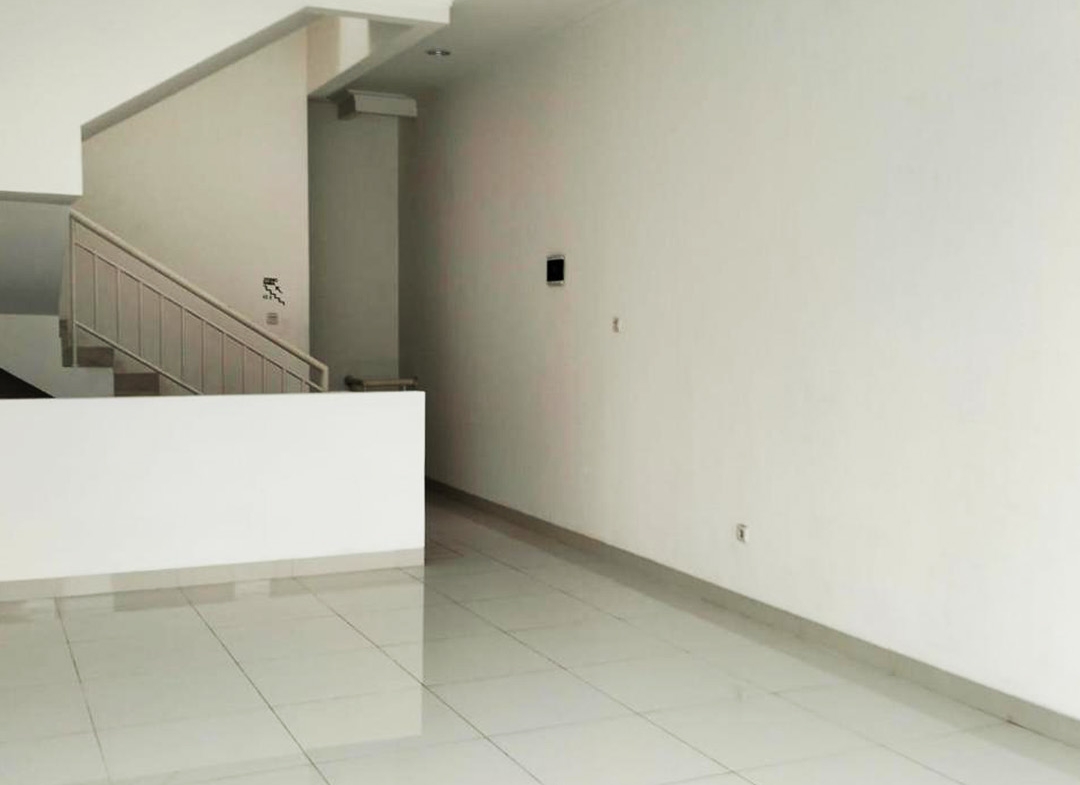 Termurah, Dijual Rukan Baru minimalis modern di Jalan Aries Utama, Jakarta Barat