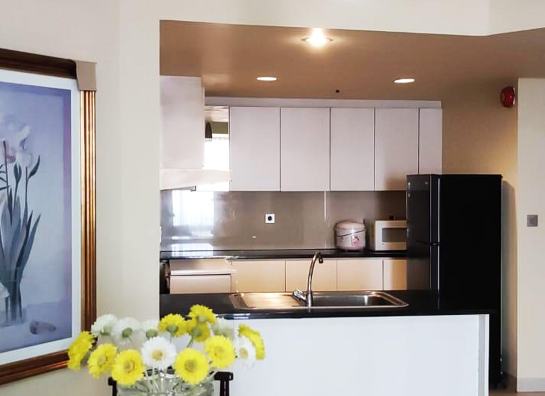 Dijual 1.4 bio, Fully Furnished 2 Bed 146m2, Middle Floor, Taman Anggrek Condominium