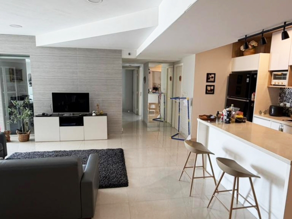 Dijual 3milyar Fully Furnished, 3 Bedroom Luas 146m2, Taman Anggrek Condominium
