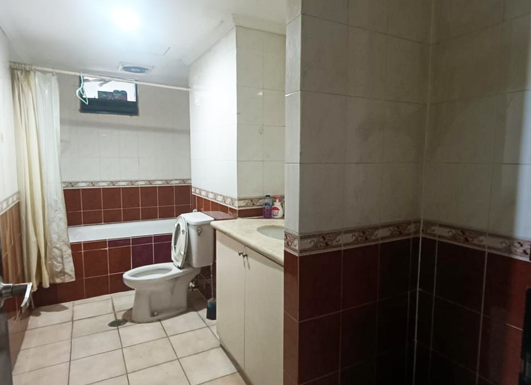 Dijual 2.3M, Semi Furnished 3 Bedrooms, Middle Floor, Taman Anggrek Condominium