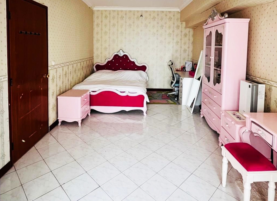 Combined Unit Fully Furnished, 3 Bedroom, Garden View. Taman Anggrek Condominium