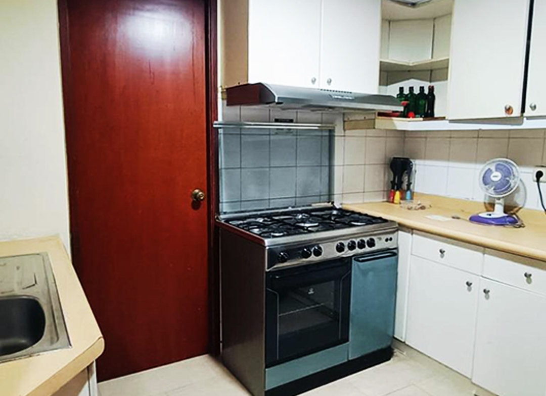 Dijual 1.6M, Fully Furnished 2 Bedroom 88m2, Middle Floor, Taman Anggrek Condominium