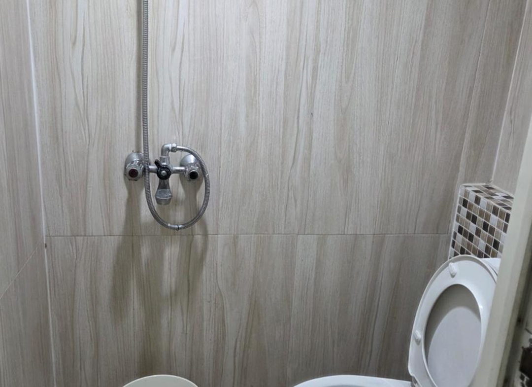Dijual 1.9 milyar, Fully Furnished 2 Bedroom, High Floor, Taman Anggrek Condominium
