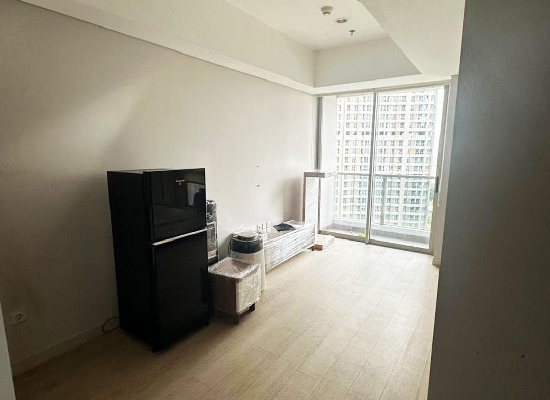 Dijual 1 milyar, Taman Anggrek Residences 1 Bedroom, Semi Furnished, Pool View