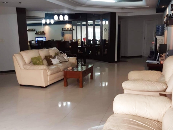Dijual 2.3M, 3 Bedroom, Taman Anggrek Condominium Fully Furnished, Pool View