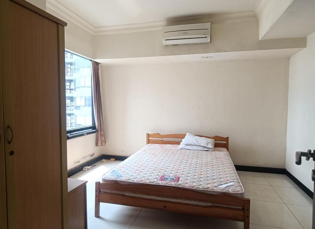 Dijual 2.2M, Fully Furnished 3 Bedrooms, Middle Floor, Taman Anggrek Condominium
