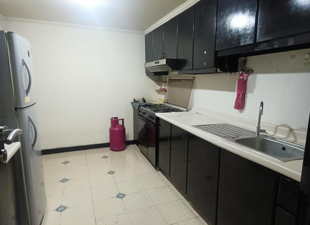 Dijual 2.2M, Fully Furnished 3 Bedrooms, Middle Floor, Taman Anggrek Condominium