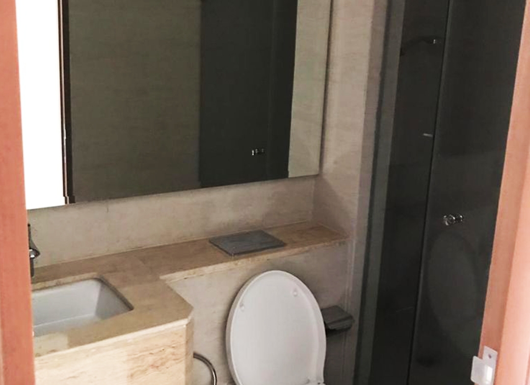 Dijual 2.8 milyar, Fully Furnished 2 Bedroom, Taman Anggrek Residences, Pool View