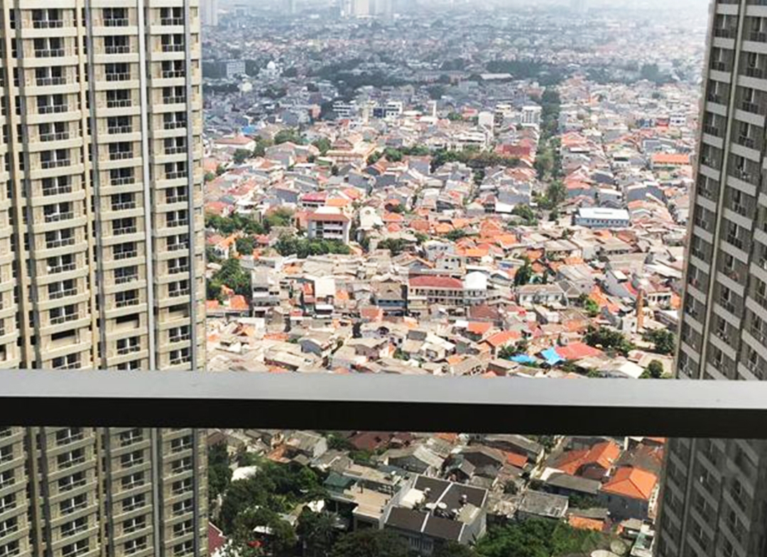 Dijual 2.8 milyar, Fully Furnished 2 Bedroom, Taman Anggrek Residences, Pool View