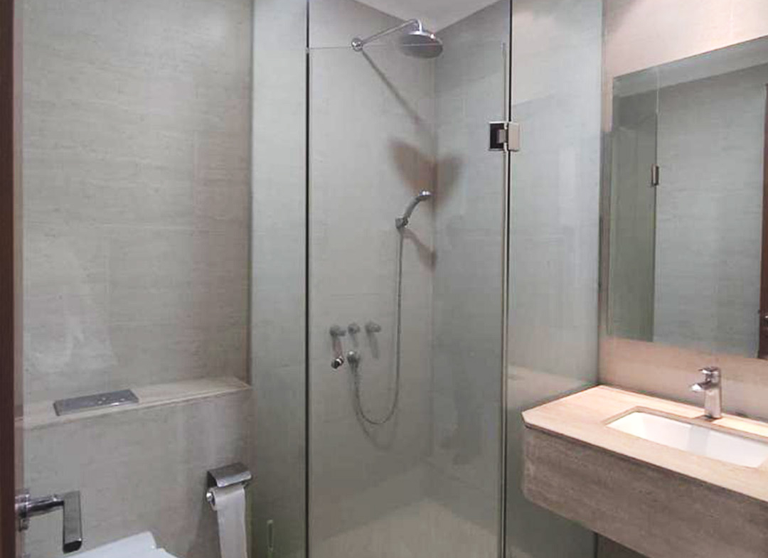 Dijual 4 Milyar, Fully Furnished, 3 Bedroom, Middle Floor at Taman Anggrek Residences