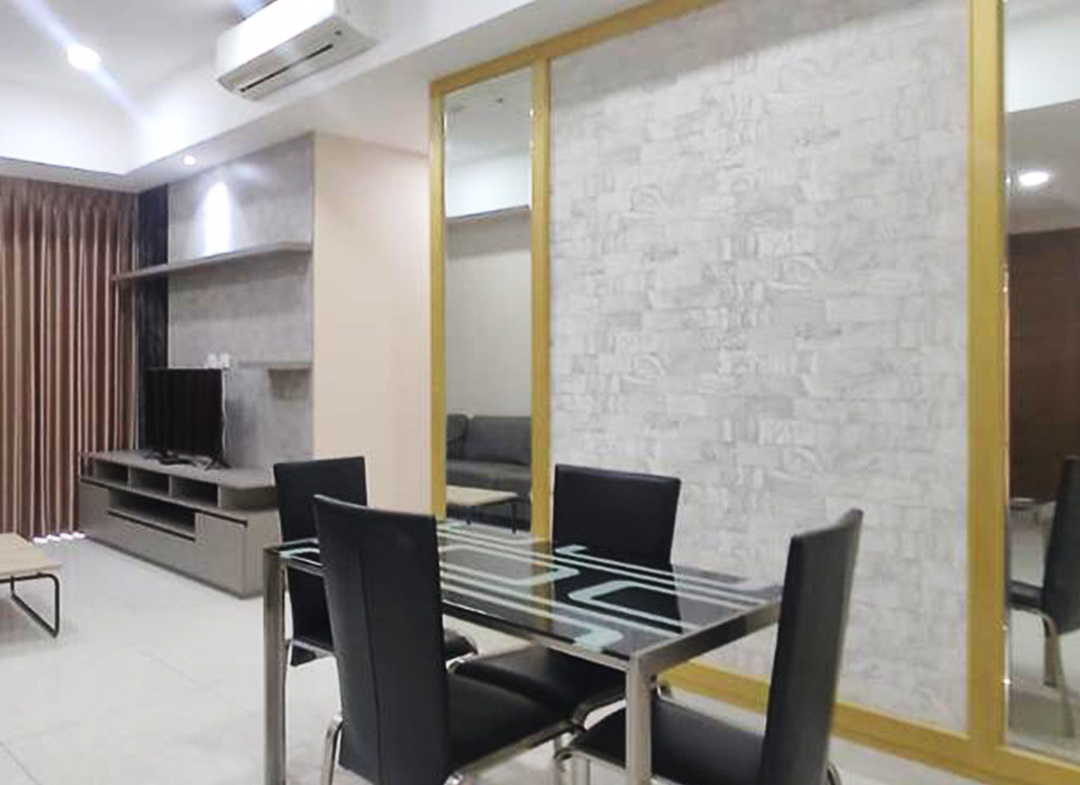 Dijual 4 Milyar, Fully Furnished, 3 Bedroom, Middle Floor at Taman Anggrek Residences